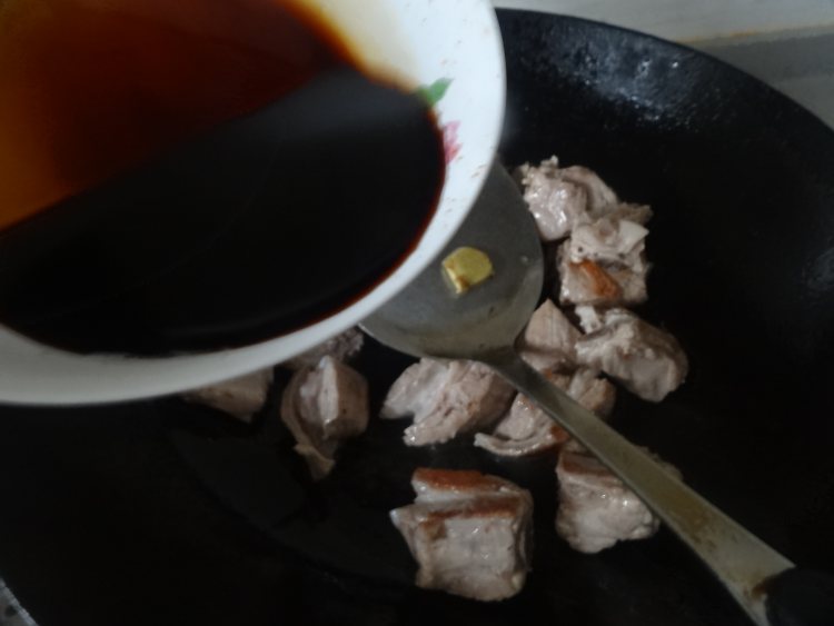 菱角炖排骨步骤12