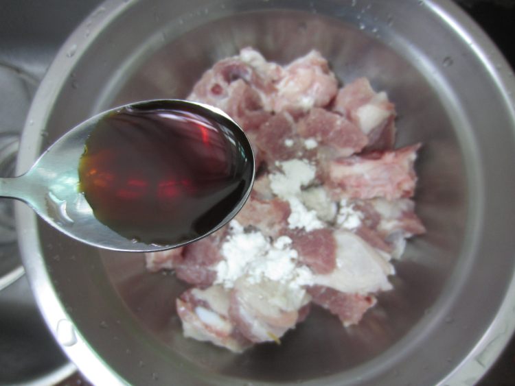 豉椒排骨蒸饭步骤3