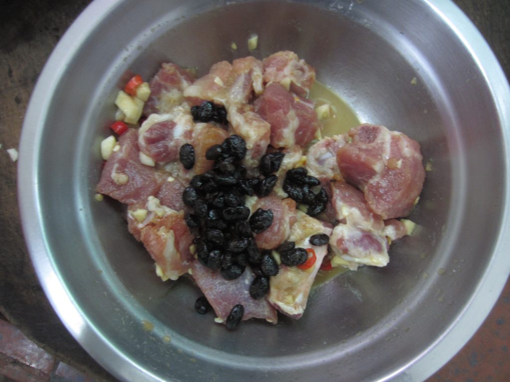 豉椒排骨蒸饭步骤5