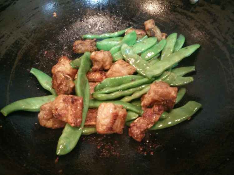 东北油豆角焖排骨步骤8