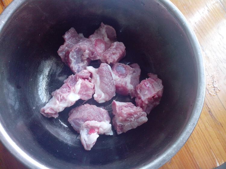 粉芋煲排骨步骤2