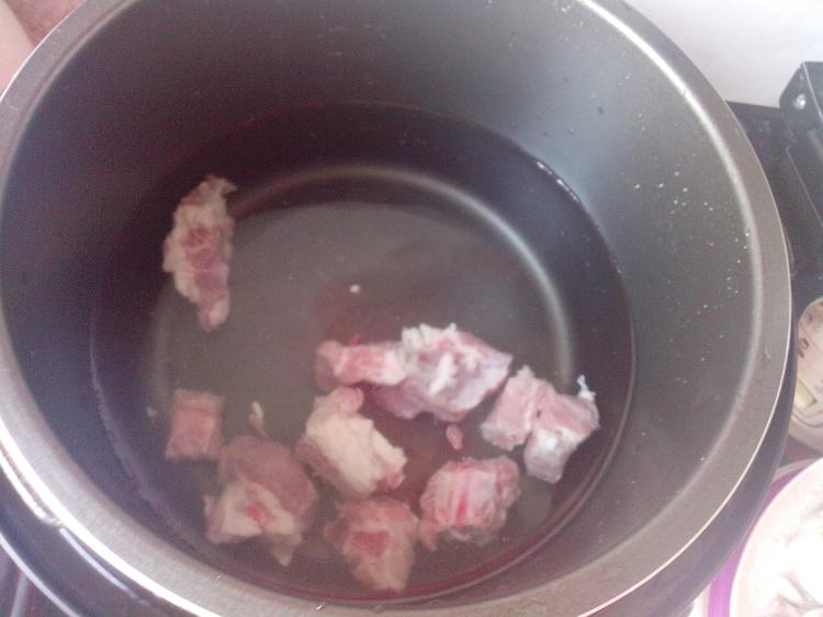 粉芋煲排骨步骤3