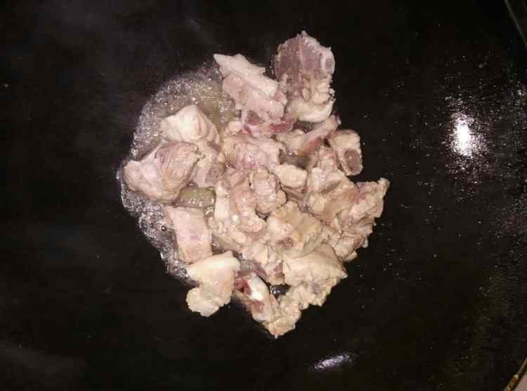 酸甜排骨土豆步骤2
