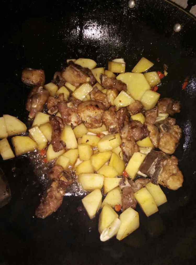 酸甜排骨土豆步骤5