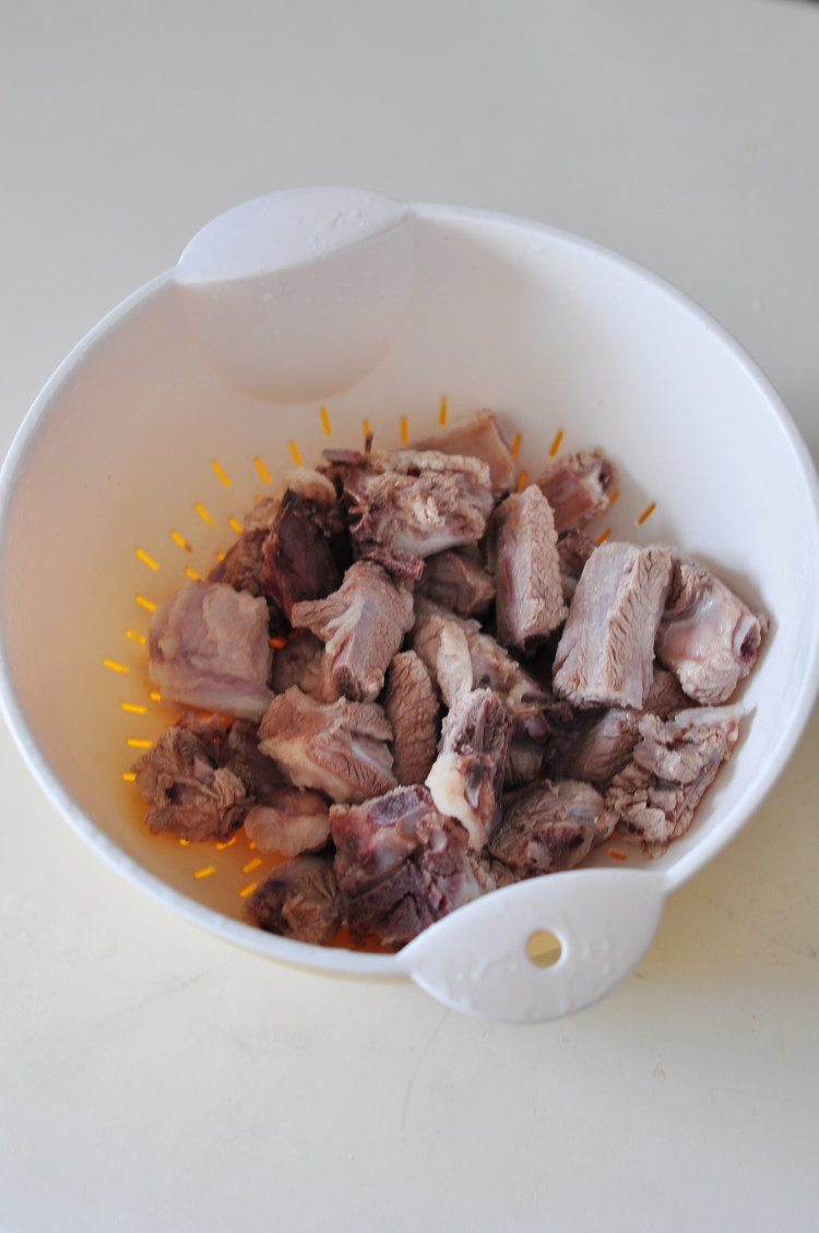 土豆豆角炖排骨步骤2