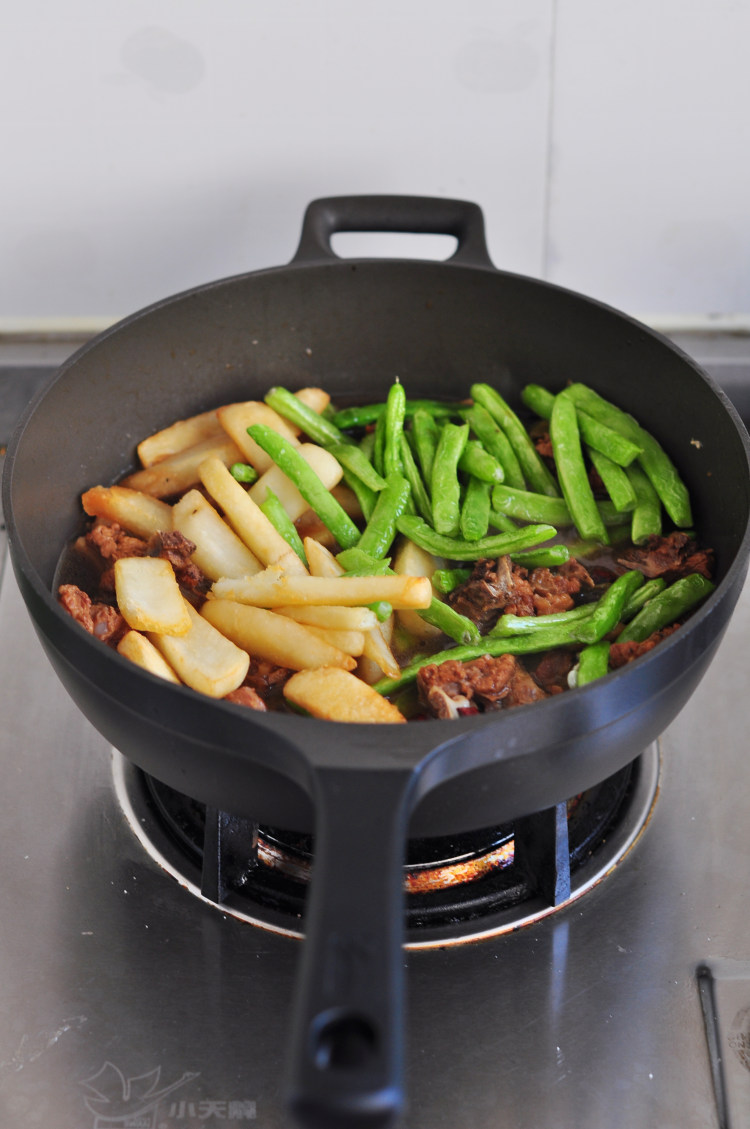 土豆豆角炖排骨步骤7