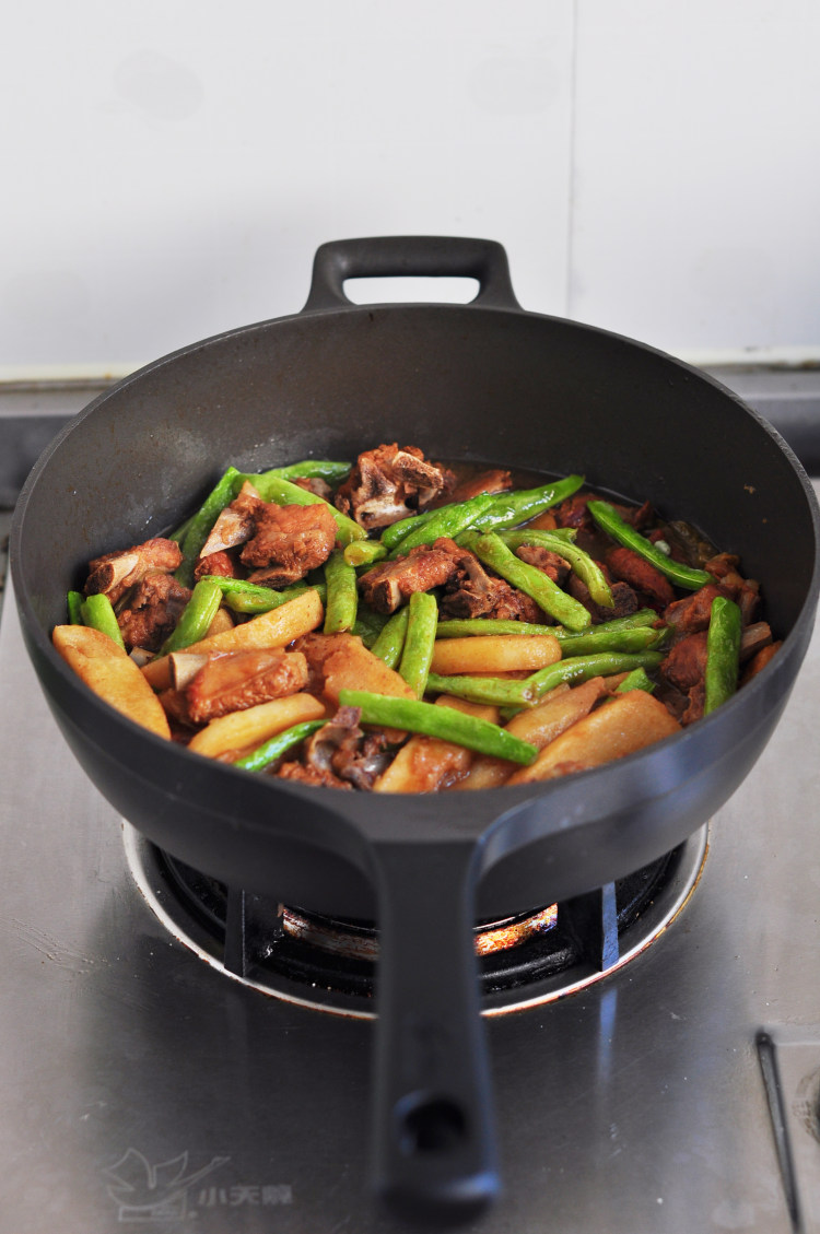 土豆豆角炖排骨步骤8