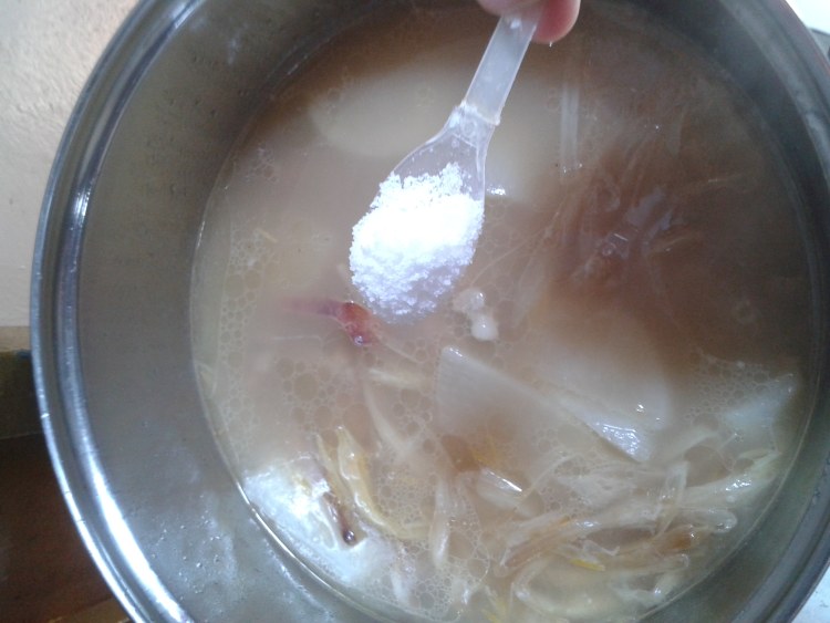 黄花菜萝卜炖排骨步骤4
