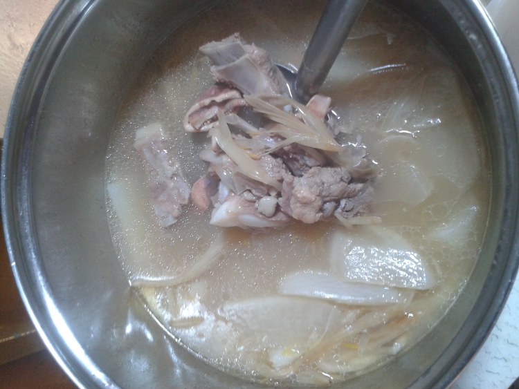 黄花菜萝卜炖排骨步骤5
