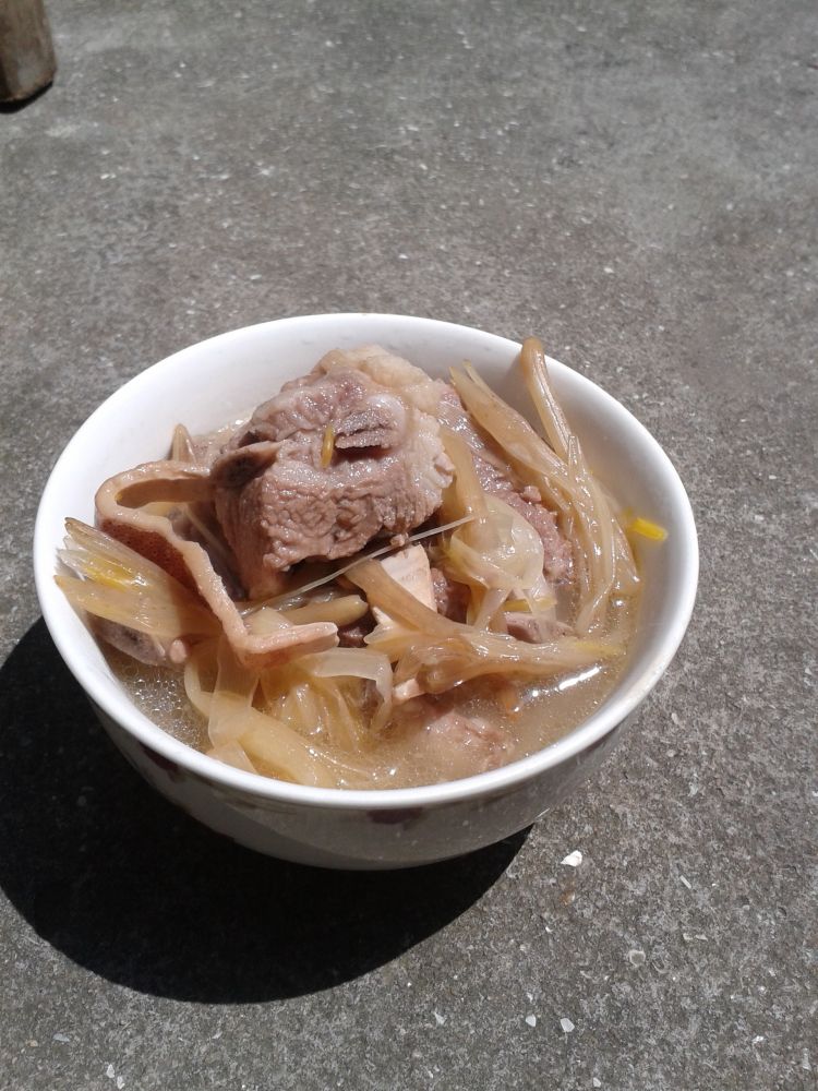 黄花菜萝卜炖排骨步骤6
