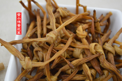 黄花菜土豆胡萝卜煲排步骤2