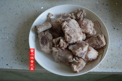 黄花菜土豆胡萝卜煲排步骤9