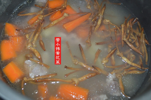 黄花菜土豆胡萝卜煲排步骤11