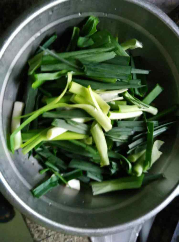 排骨焖大蒜步骤2