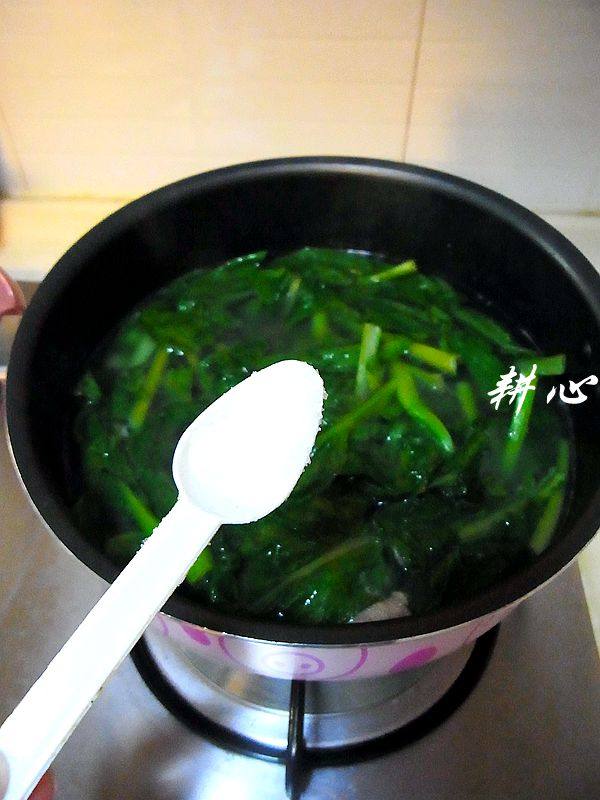 菜心排骨汤步骤5