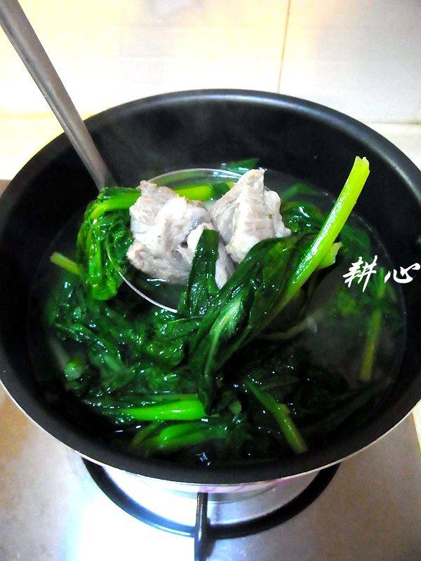菜心排骨汤步骤6