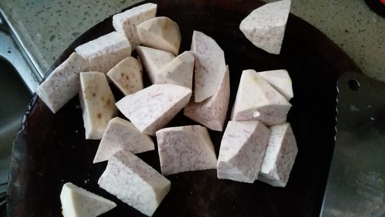香芋胡萝卜土豆炖排骨步骤2
