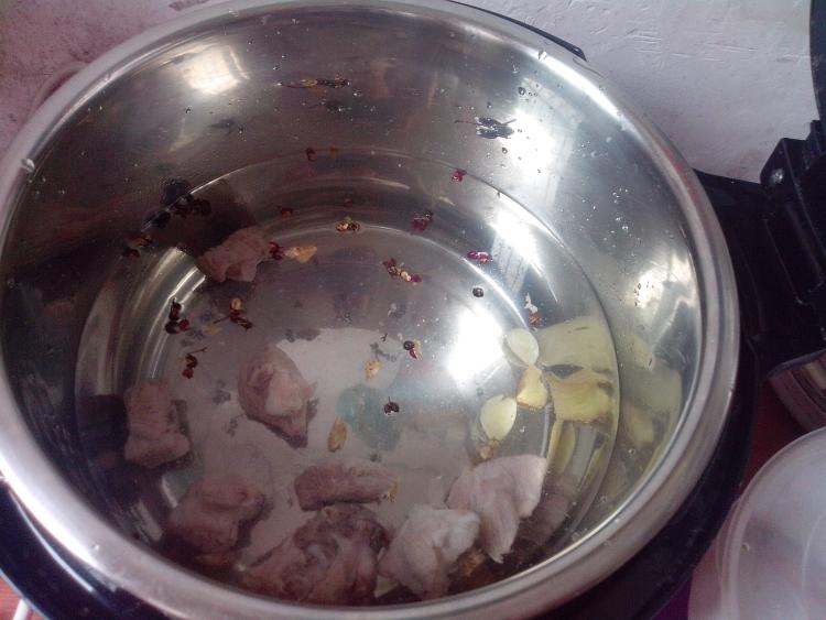 海带丝煲排骨步骤9