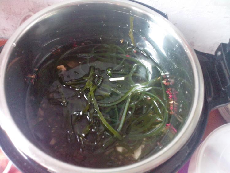 海带丝煲排骨步骤10