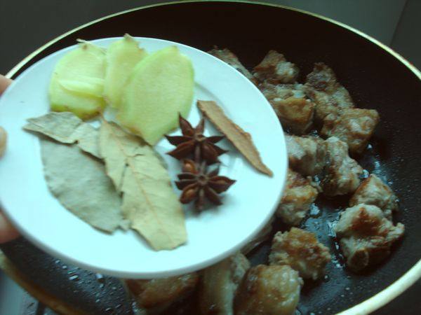 啤酒烧排骨步骤3