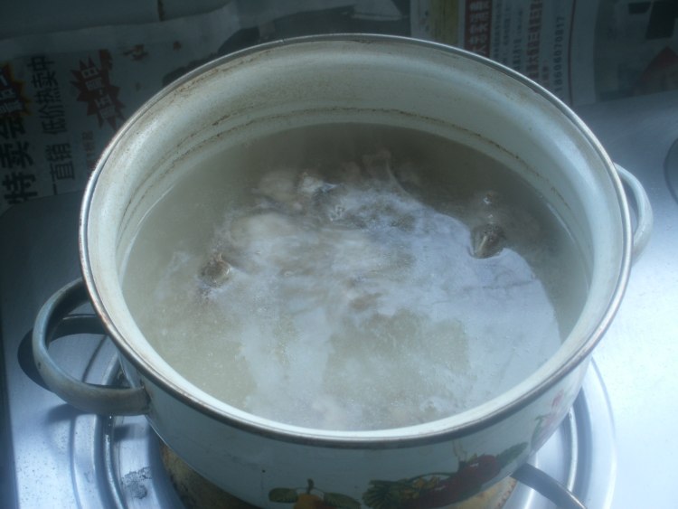 竹笋干贝排骨汤步骤5