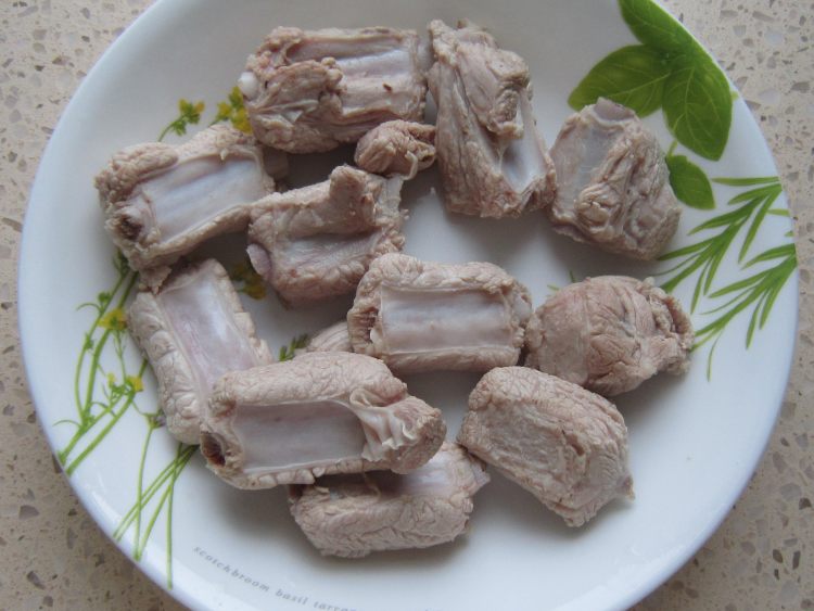 【儿童美食】蜜汁烤排步骤3