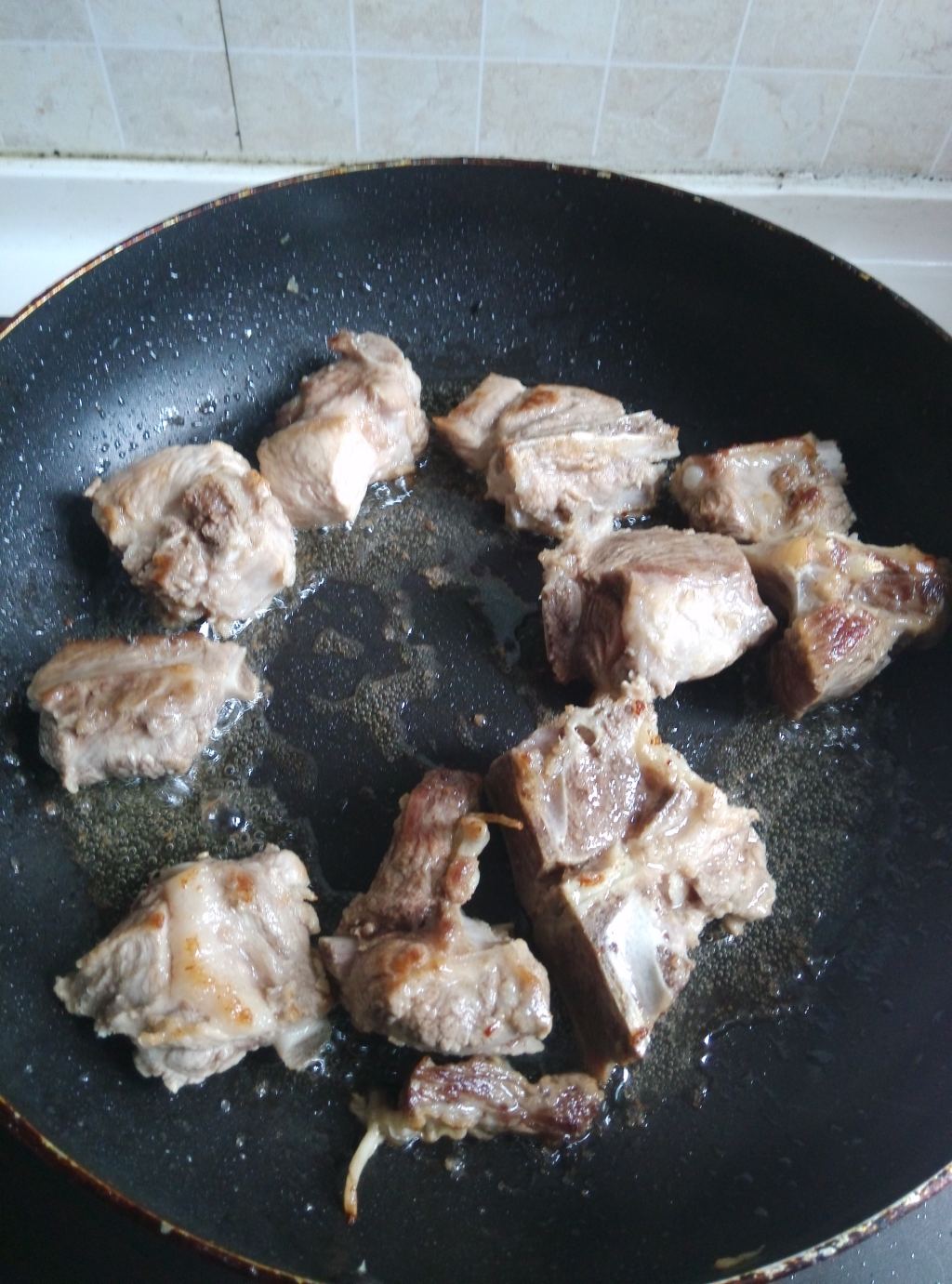 土豆鹌鹑蛋排骨煲步骤5
