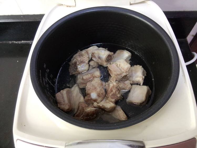 杏鲍菇炖排骨步骤4