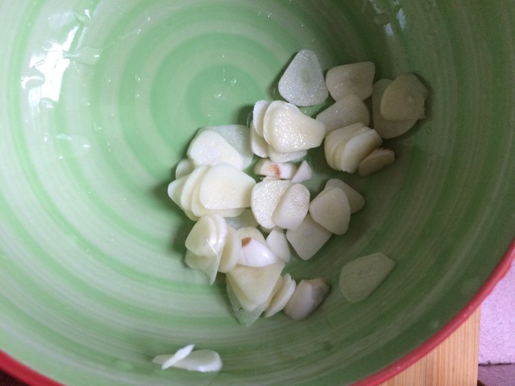 土豆炖豆角步骤1