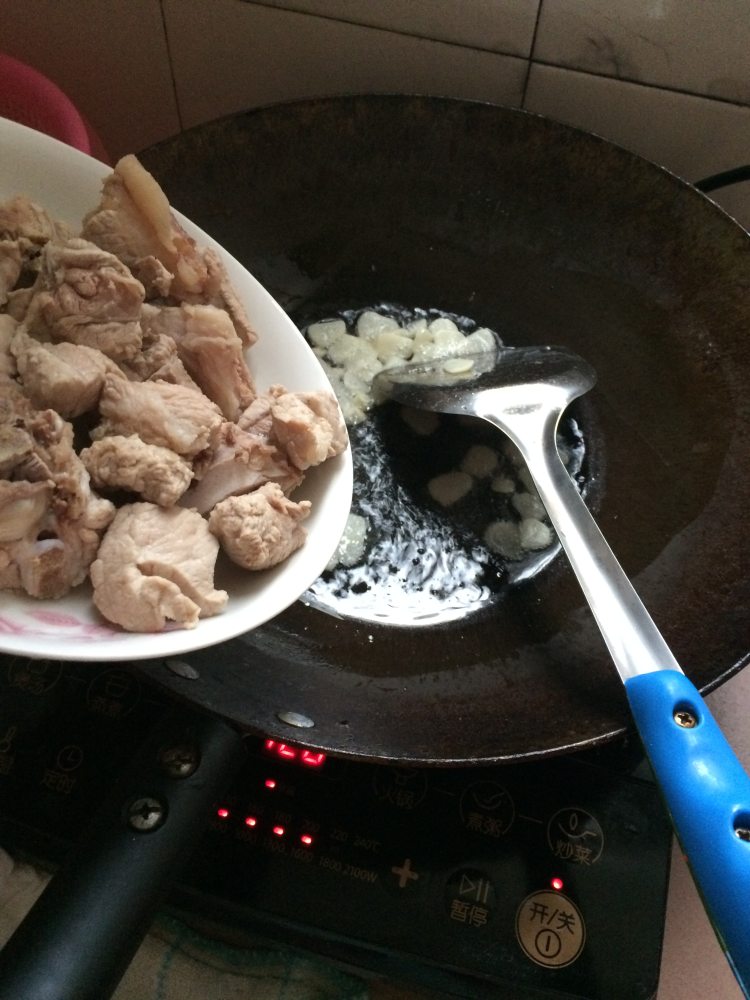 土豆炖豆角步骤7