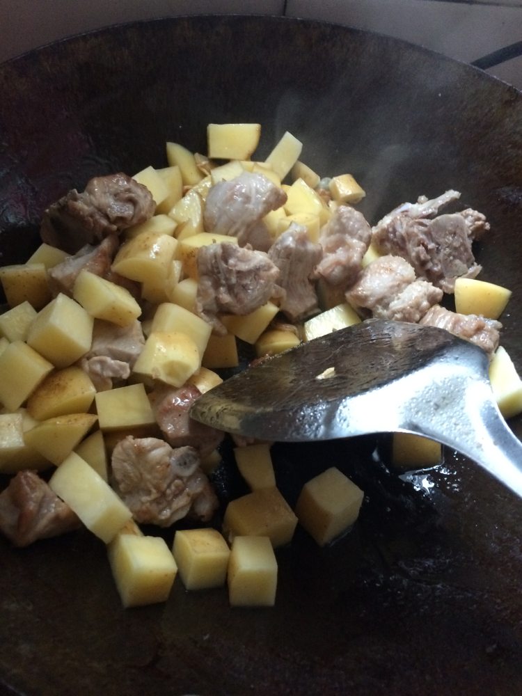 土豆炖豆角步骤9