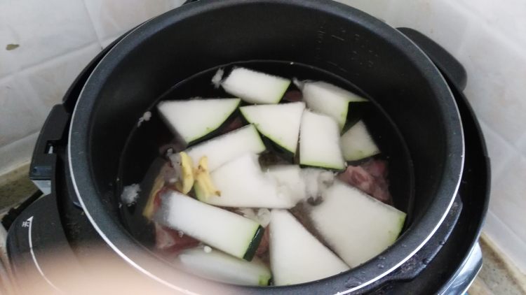 【手工美食】冬瓜排骨步骤5