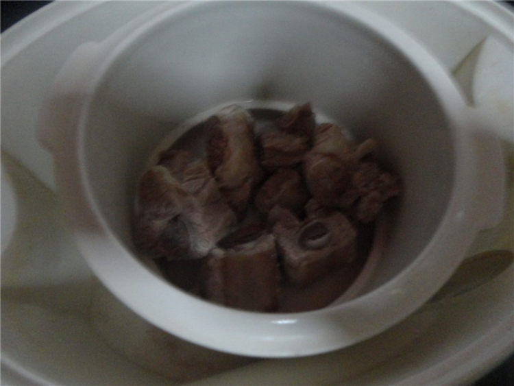 【手工美食】排骨萝卜步骤3