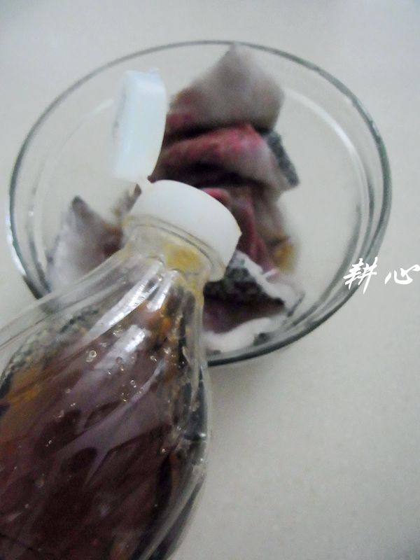 鱼皮排骨鲍鱼粥步骤2