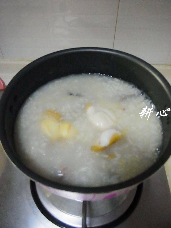 鱼皮排骨鲍鱼粥步骤11