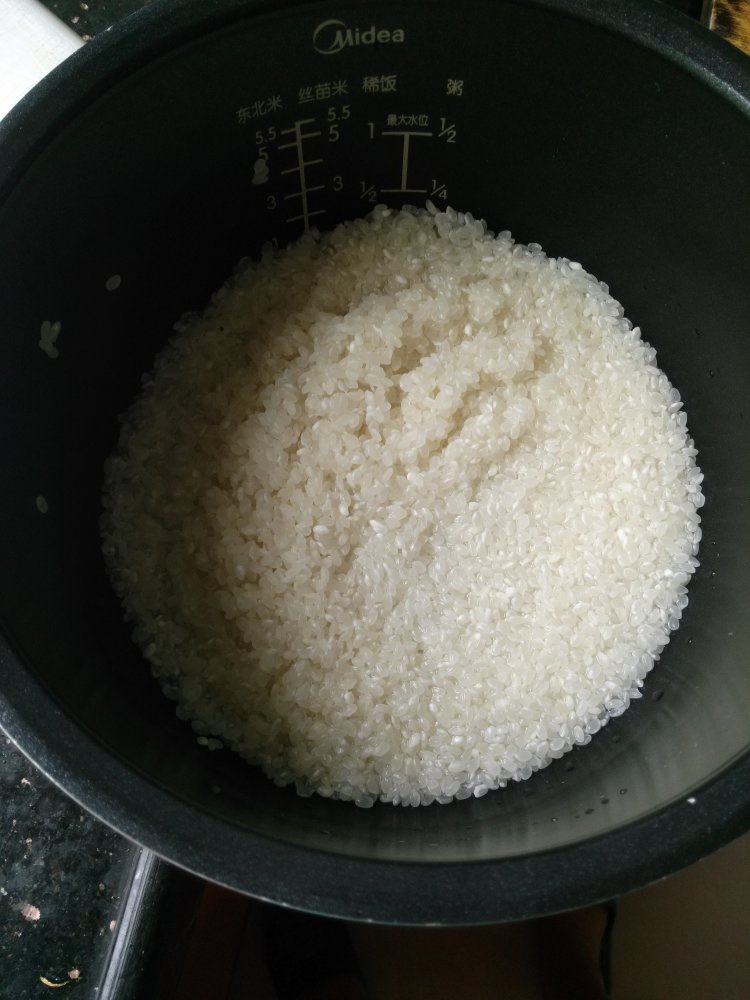 土豆排骨焖饭步骤6