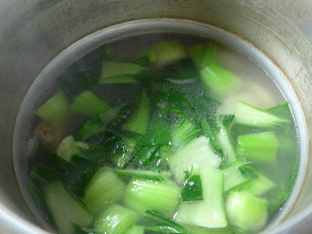 青菜排骨香芋汤步骤10