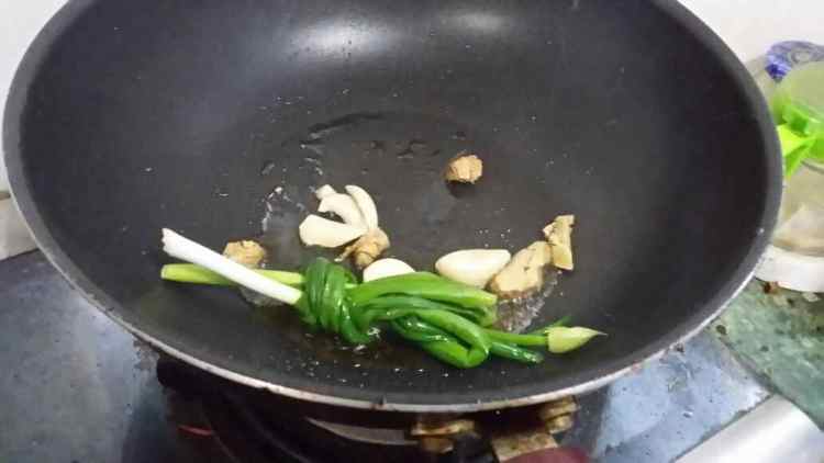 酱烧排骨豆腐步骤3