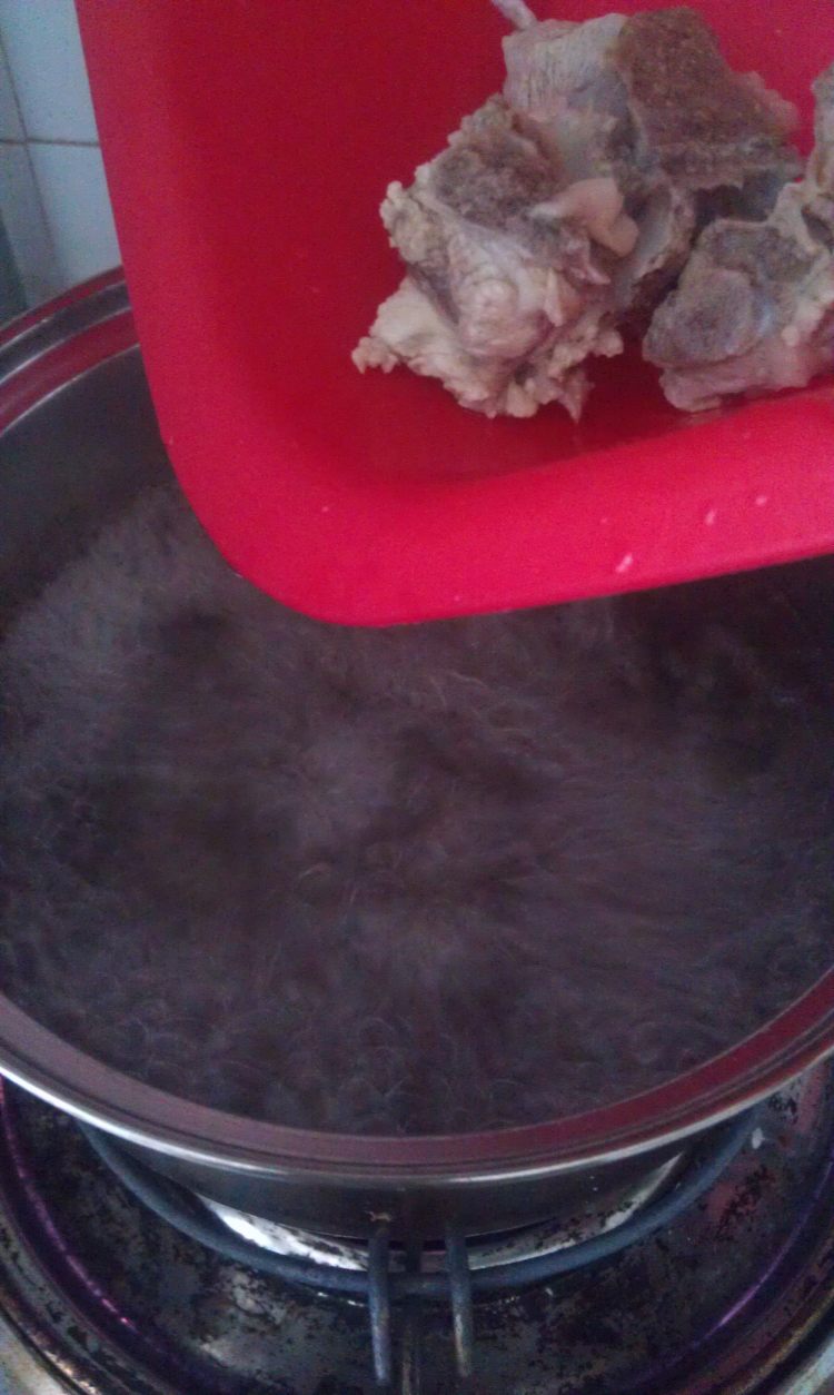 山药红枣排骨汤步骤5