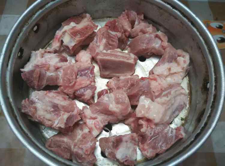 排骨焖豆角步骤1