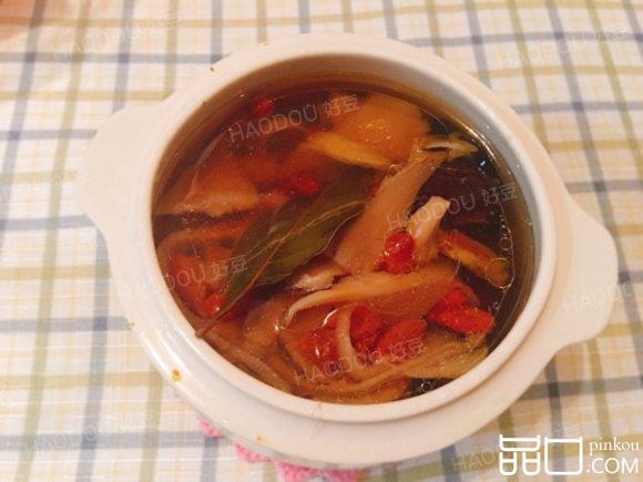 菌菇猪蹄汤