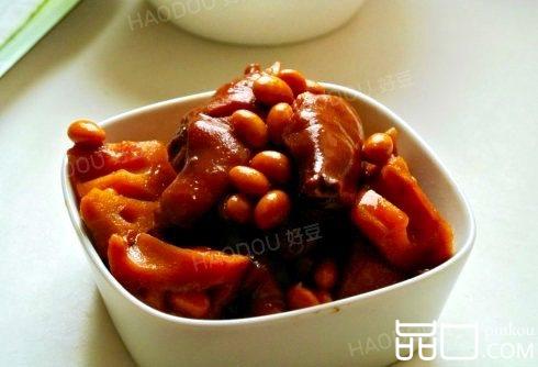 花生黄豆莲藕炖猪蹄