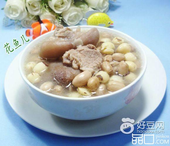 花生仁莲子猪蹄汤