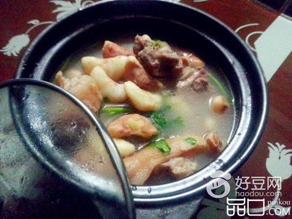 菱角猪蹄汤
