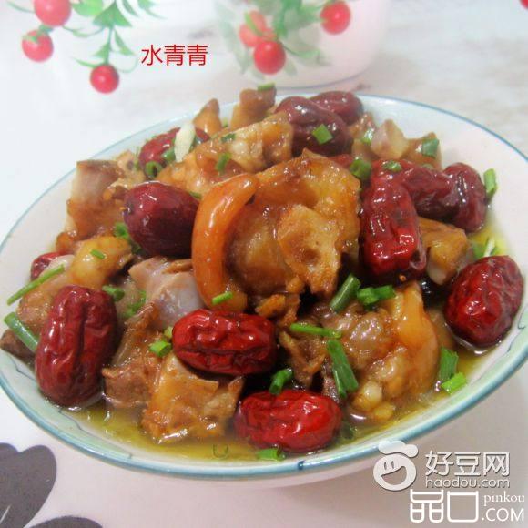 红枣蒸猪脚