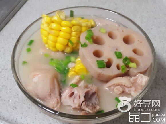 玉米莲藕猪蹄汤