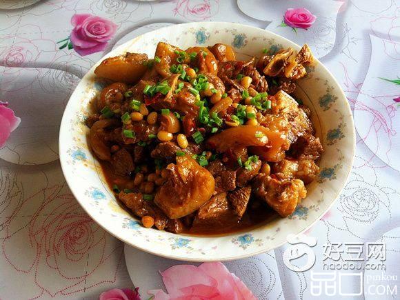 黄豆烧蹄花