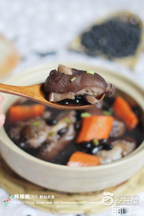黑豆猪蹄汤