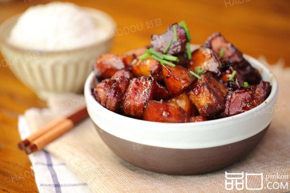 秘制砂锅红烧肉