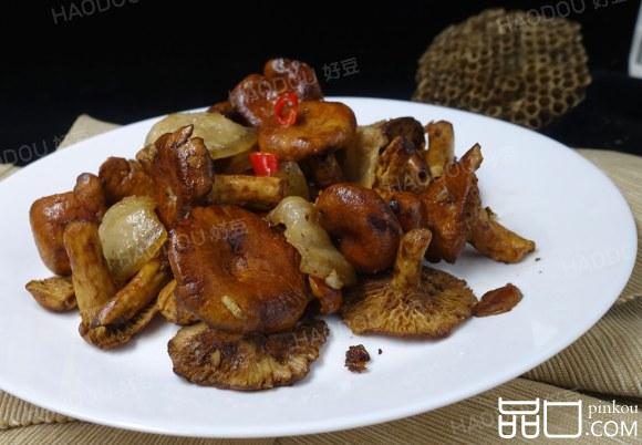 五花肉干煸松蕈